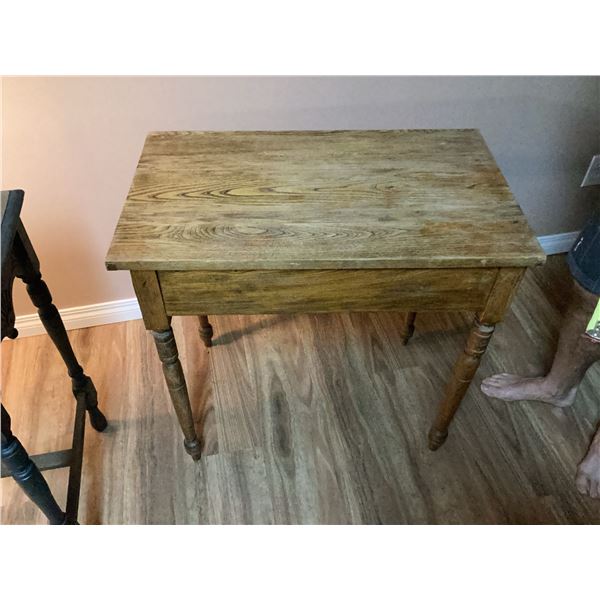 Solid Wood Side Table with Turned Legs, 70 x 41 x 74 cm