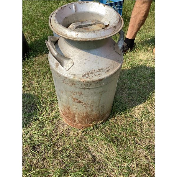 Metal Dairy Milk Can with Lid