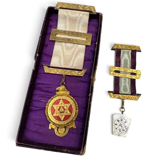 Antique Masonic Royal Arch Medals & Jewels, Holiness to the Lord, Cased Presentation Set, Warwick