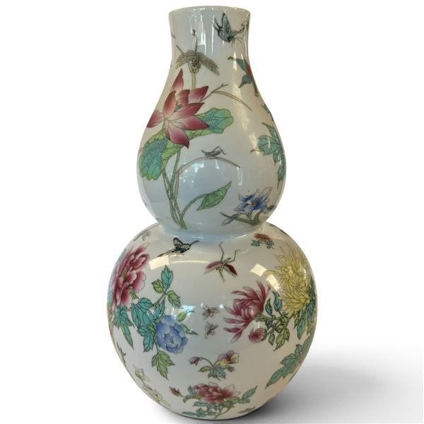 Chinese Porcelain Vase w Floral Motif H 17" H