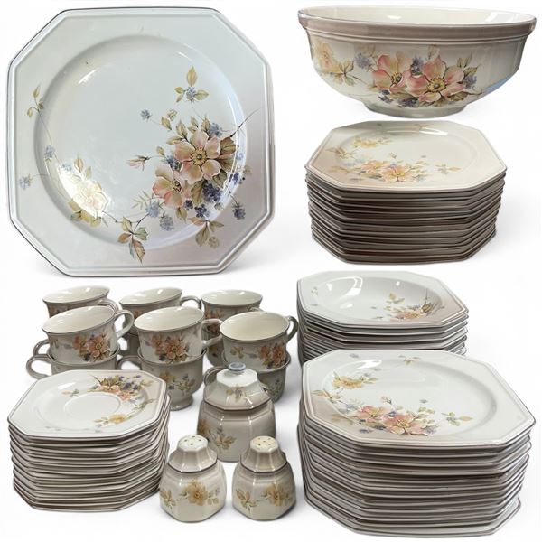 Mikasa Continental Black Berries F3012 Japanese Stoneware Dinnerware & Serving Service