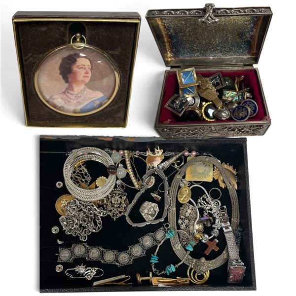 Tray of Assorted Jewelry & Collectibles * Featuring a Queen Mother Portrait & Vintage Budapest Souve
