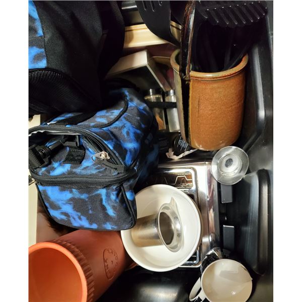 Box Lot of Kitchen Goods - 4-Slice Toaster, Rotating Spice Rack, Insulated Lunch Bags & More