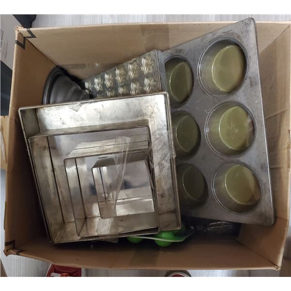 Box of Baking & Cake Pans