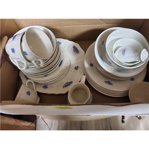 Set of Royal Adderly "Blue Chelsea" English Bone China - Approximately 38 pieces