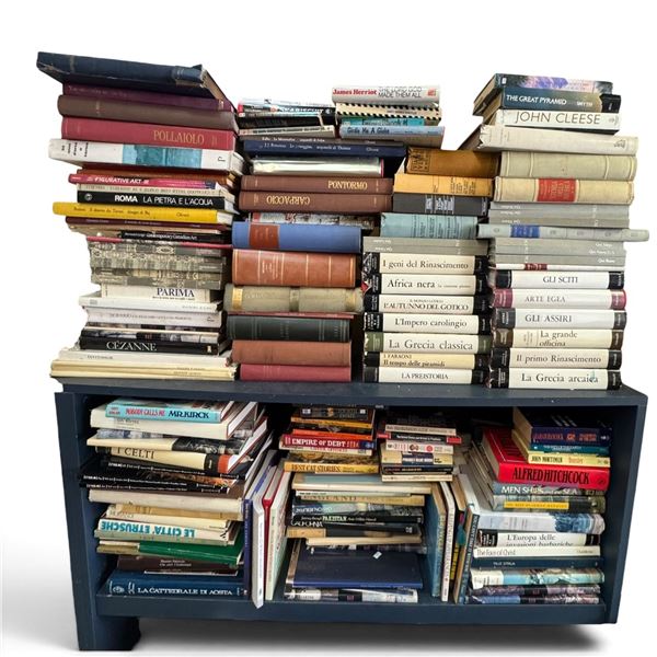 Large Group of Art, Archaeology, History & General Interest Books in Italian & English