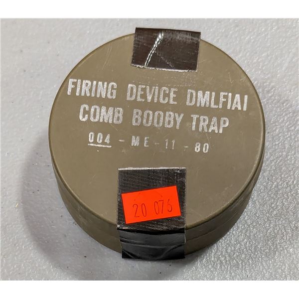 VTG 1980 DMLF1A1 Military Training Booby Trap Firing Device Tin