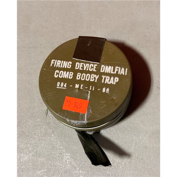 VTG 1980 DMLF1A1 Military Training Booby Trap Firing Device Tin
