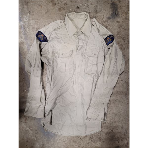 VTG 1980 RCMP GRC Long Sleeve Duty Uniform Shirt w/ Shoulder Patches