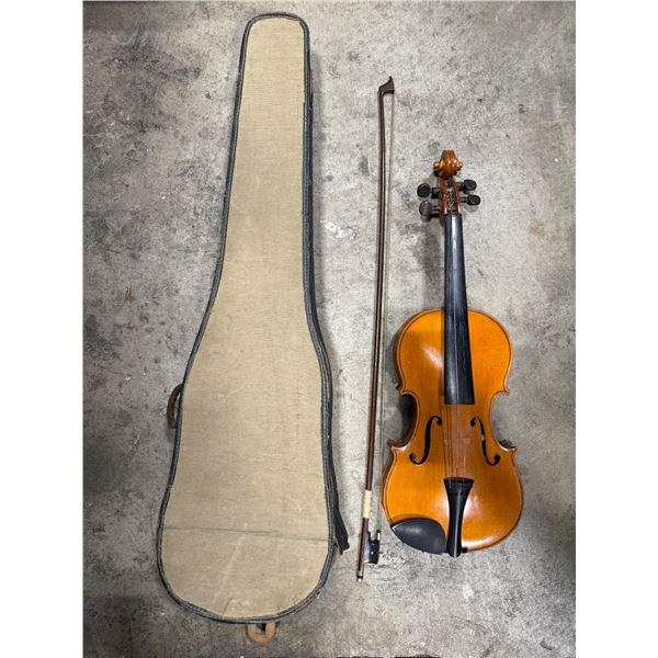 Unmarked Full Size 4/4 Violin w/ Bow & Case