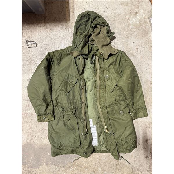 VTG 1992 Canadian Forces OG107 Extreme Cold Weather Combat Parka w/ Liner & Hood
