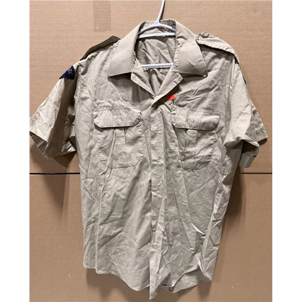 VTG 1986 RCMP/GRC Khaki Short Sleeve Uniform Shirt w/ Shoulder Patch