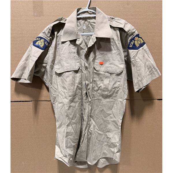 VTG 1987 RCMP/GRC Khaki Short Sleeve Uniform Shirt w/ Shoulder Patch