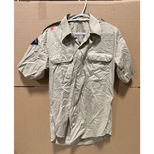 VTG 1986 RCMP/GRC Khaki Short Sleeve Uniform Shirt w/ Shoulder Patch
