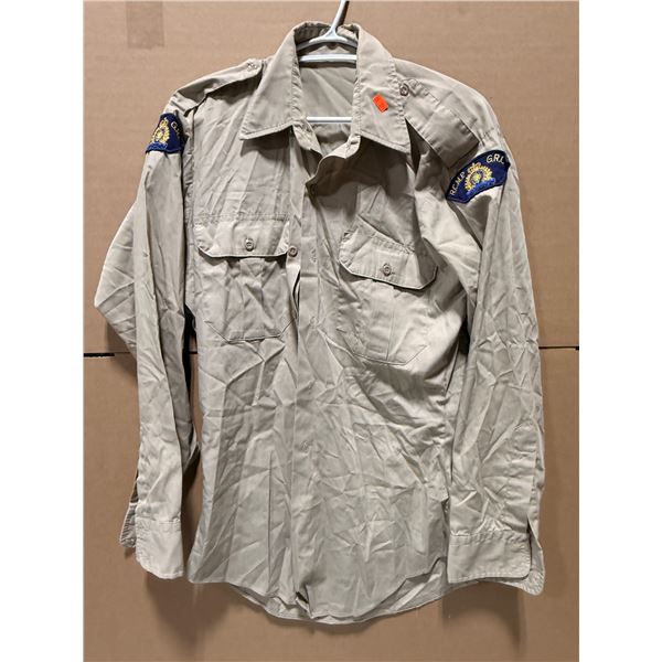 VTG 1978 RCMP/GRC Khaki Long Sleeve Uniform Shirt w/ Shoulder Patch