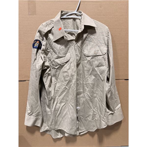 VTG 1986 RCMP/GRC Khaki Long Sleeve Uniform Shirt w/ Shoulder Patch