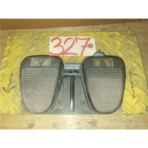 Clipper Twin 632-S Momentary Foot Switch 20A 125-250V