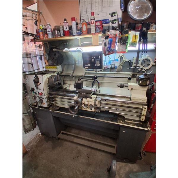 Lathe 13" x 40" with Digital Read Out