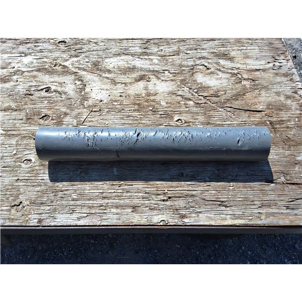 Tube PVC 1 1/4" × 3" × 20" défaut