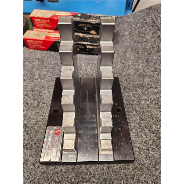 Metric depth micrometer calibrator