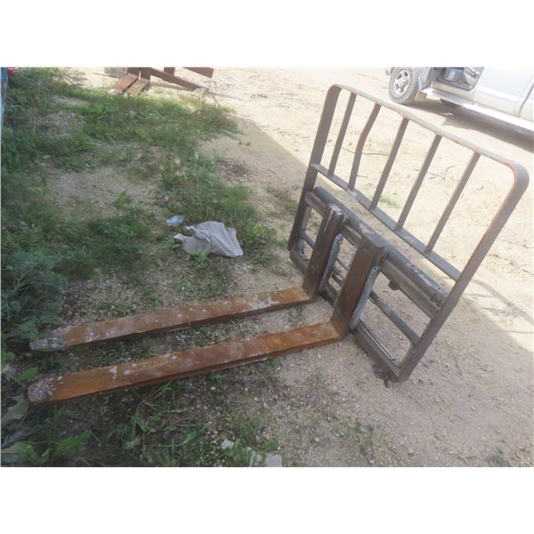 Pallet Forks w/ Hydraulic Shift – 60" Forks