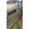Image 9 : 1953 Chevrolet 3/4 Ton Truck w/ Hoist Model 1433 – Ran 4 Years Ago – Keys & Manual Included