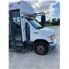 Image 10 : 2001 Ford E-450 Super Duty Girardin Minibus – Triton V10 – 13 Passenger