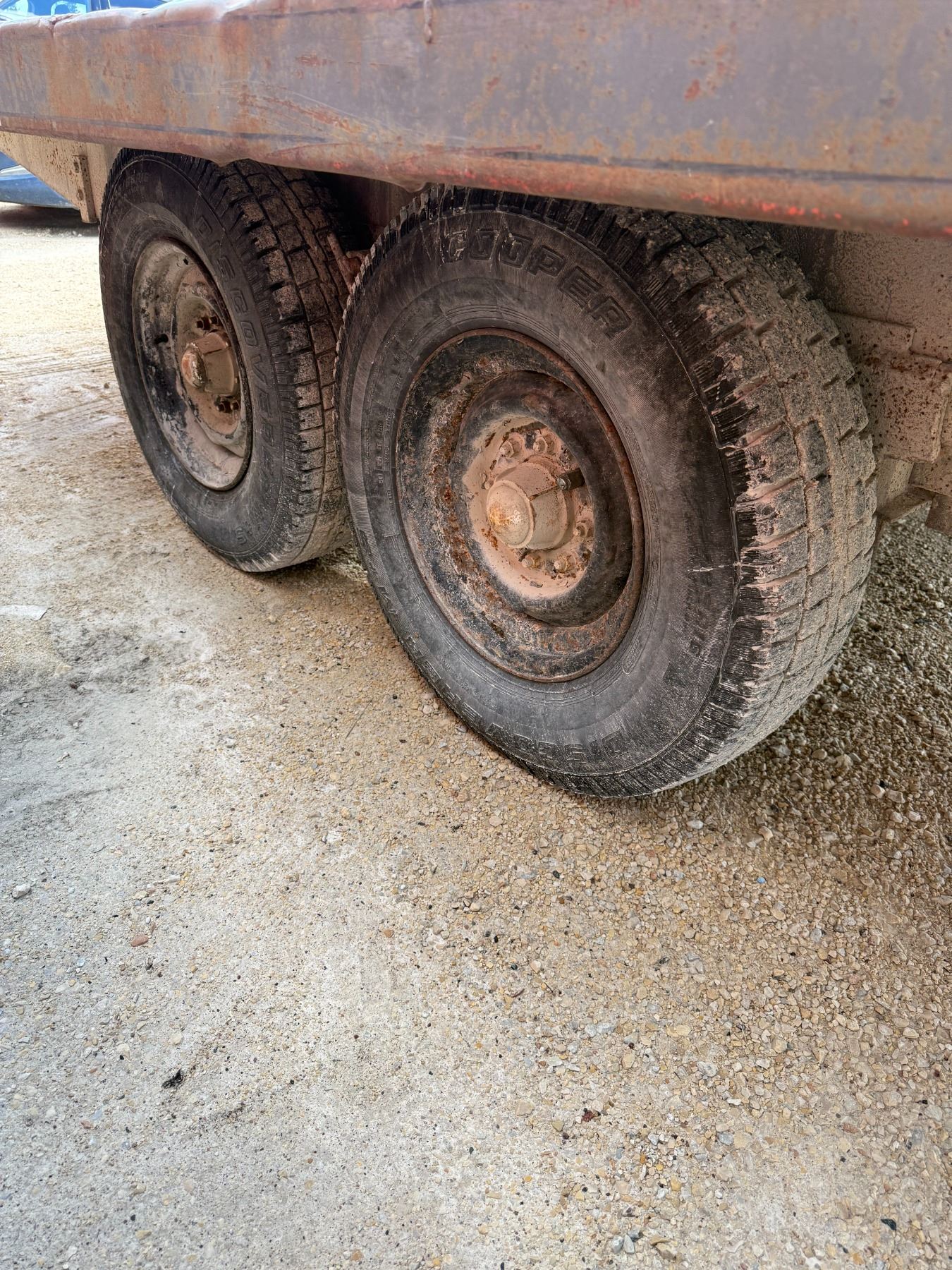 Linden 20' x 8.5' Gooseneck Tandem Axle Tilt Deck Flatdeck Trailer ...