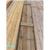 Image 5 : 21 Pieces 2" × 4" × 12 ft Lumber (4 Treated)