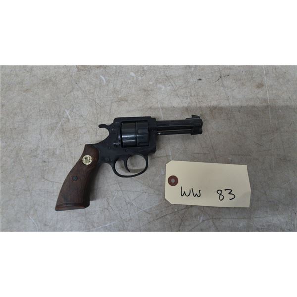 Revolver-Style Starter Pistol with Wood-Grain Grip, EMGE