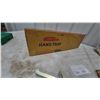 Image 6 : Western “White Flyer” Hand Trap V1500A in Original Box
