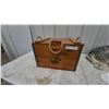 Image 2 : Winchester Wooden Crate with Rope Handles, 12 Gauge 500 Repeater