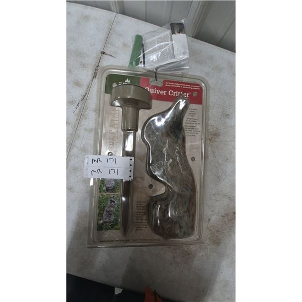 Edge Expedite Quiver Critter Predator Decoy, Stake, and Instructions