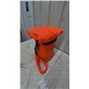Image 4 : Orange and Green Padded Hunting Seat with Shoulder Strap and Pouch