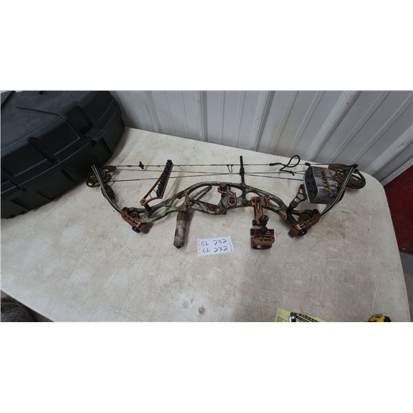Hoyt Compound Bow, 60-70 lb, with Hard Case