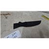 Image 7 : Valor 440 Hunting Knife with Wood Handle and Serrated Blade