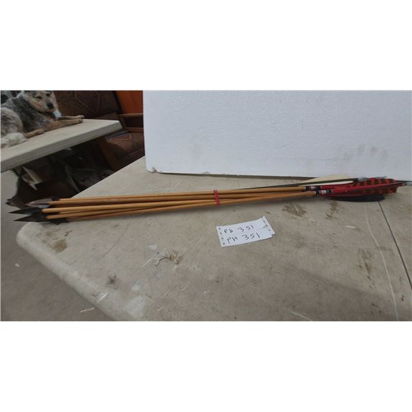 Vintage Wood Arrows with Metal Broadheads, Red Fletching, 6 Arrows