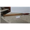 Image 1 : Vintage Wood Arrows with Metal Broadheads, Red Fletching, 6 Arrows