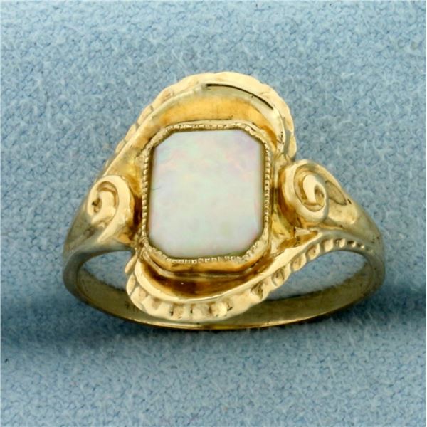 Vintage Opal Solitaire Ring in 10k Yellow Gold