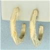Image 1 : Unique Etched Hoop Earrings in 14k Yellow Gold