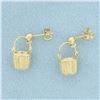 Image 2 : Wicker Basket Dangle Earrings in 14k Yellow Gold