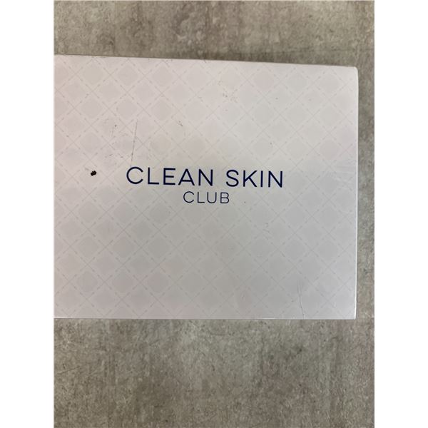 Clean Skin Club Clean Towels - 50 PCS