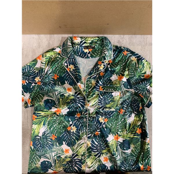 Shorts & Shirt Men's Large Outfit