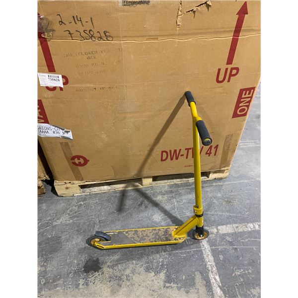 Fuzion PRO X-3 Stunt Scooter