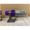 Image 4 : Lot Of 2 Dyson Vacuums