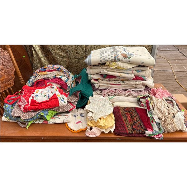Cloths, Doilies, Aprons, Sheets and Scarves
