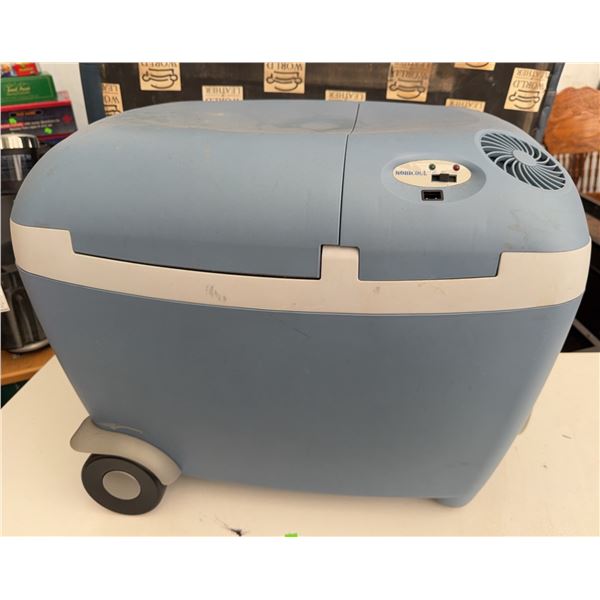 Mobicool Electric Cooler and Warmer with Wheels