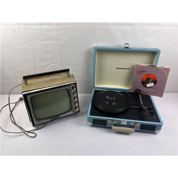 Vintage Panasonic Tv & Crosley recordplayer