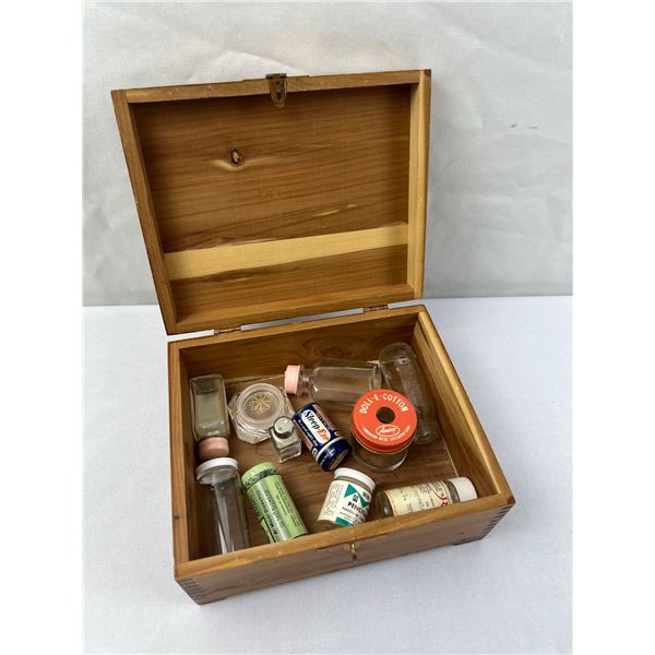 Box of vtg pharmacy, toiletry bottles