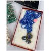 Image 4 : Lot of costume jewelry